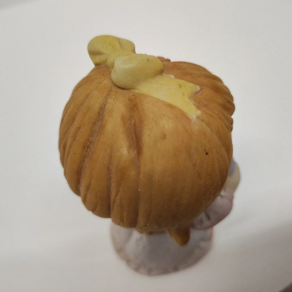 N/A vintage figurine